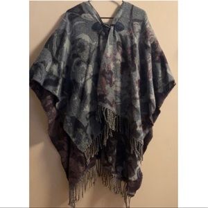 🛍4/$20🛍 Fringed Poncho